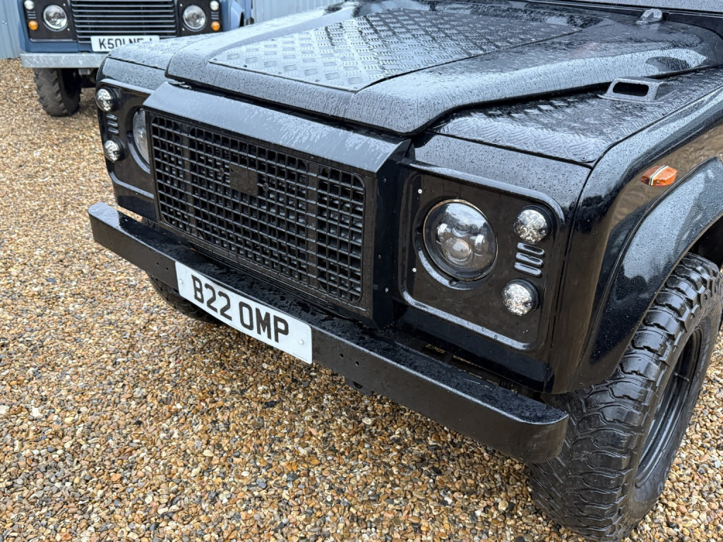 LAND ROVER DEFENDER 110