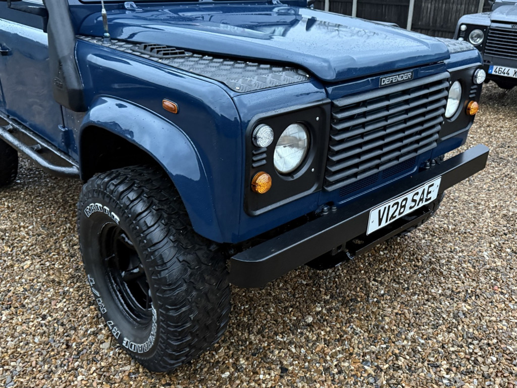 LAND ROVER DEFENDER 90