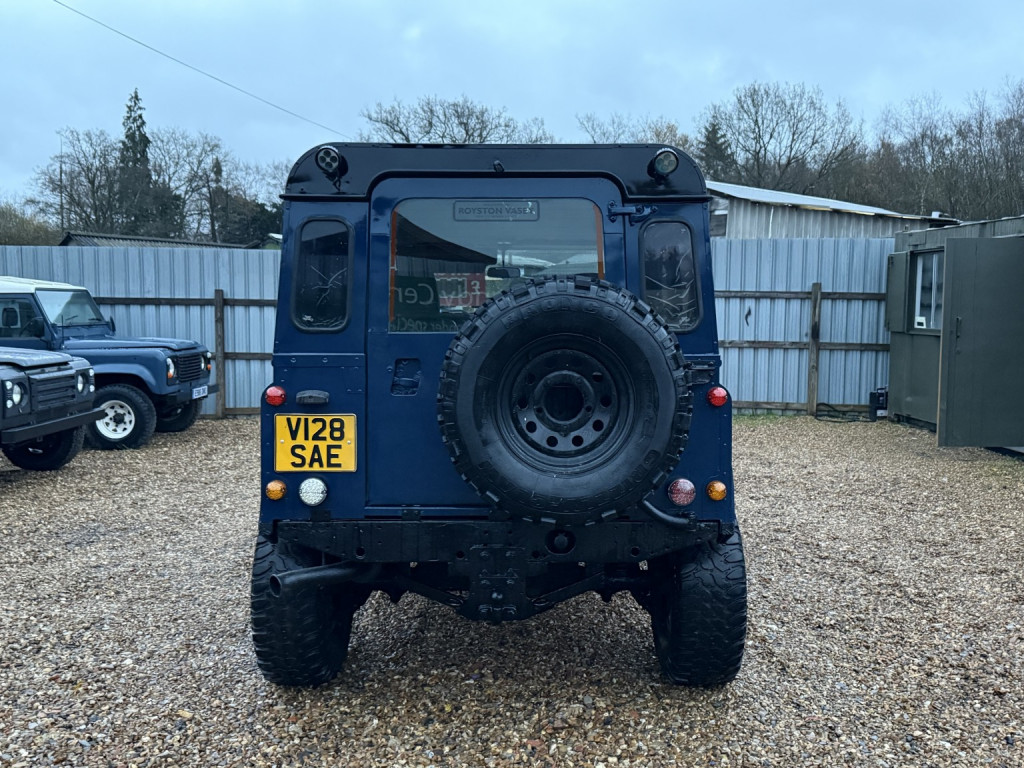 LAND ROVER DEFENDER 90
