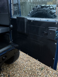 LAND ROVER DEFENDER 90