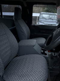 LAND ROVER DEFENDER 90