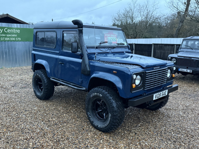 LAND ROVER DEFENDER 90