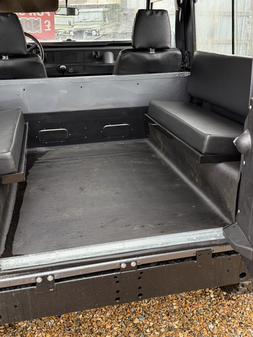 LAND ROVER DEFENDER 90