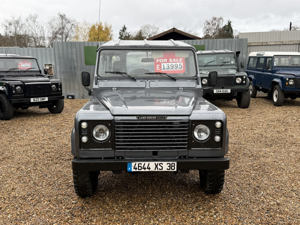 LAND ROVER DEFENDER 90
