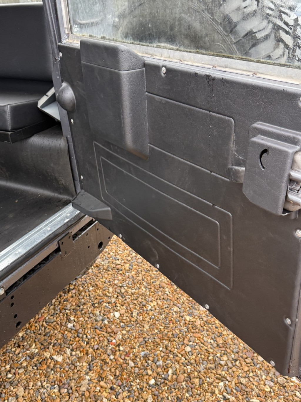 LAND ROVER DEFENDER 90