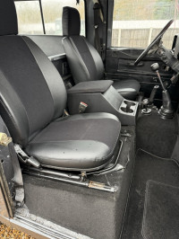 LAND ROVER DEFENDER 90