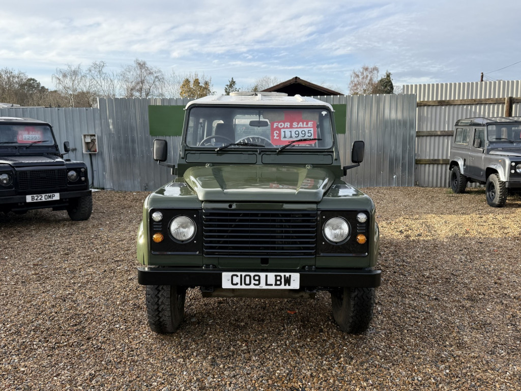 LAND ROVER DEFENDER 90