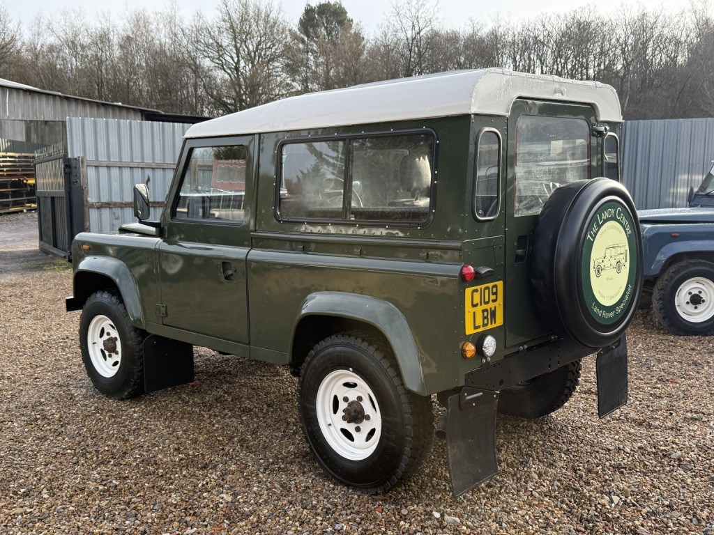 LAND ROVER DEFENDER 90