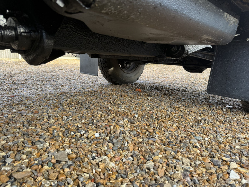 LAND ROVER DEFENDER 90