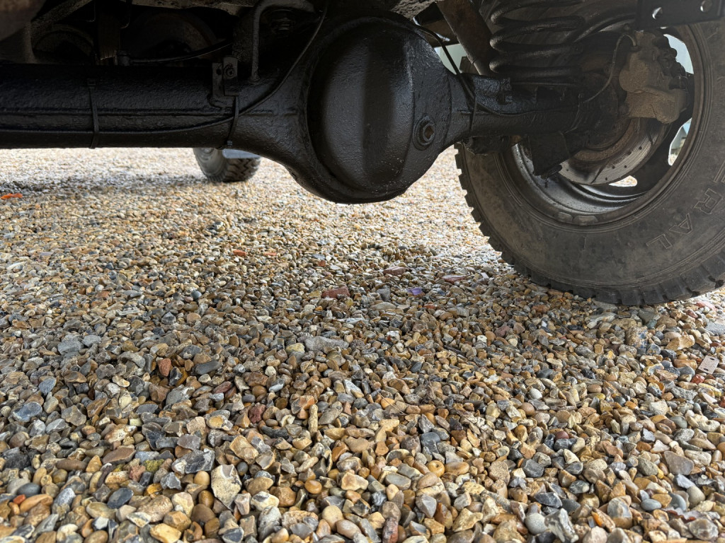 LAND ROVER DEFENDER 90