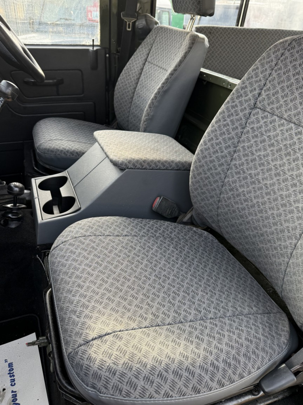 LAND ROVER DEFENDER 90