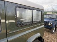 LAND ROVER DEFENDER 90