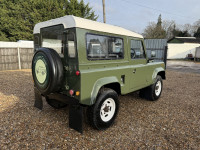 LAND ROVER DEFENDER 90