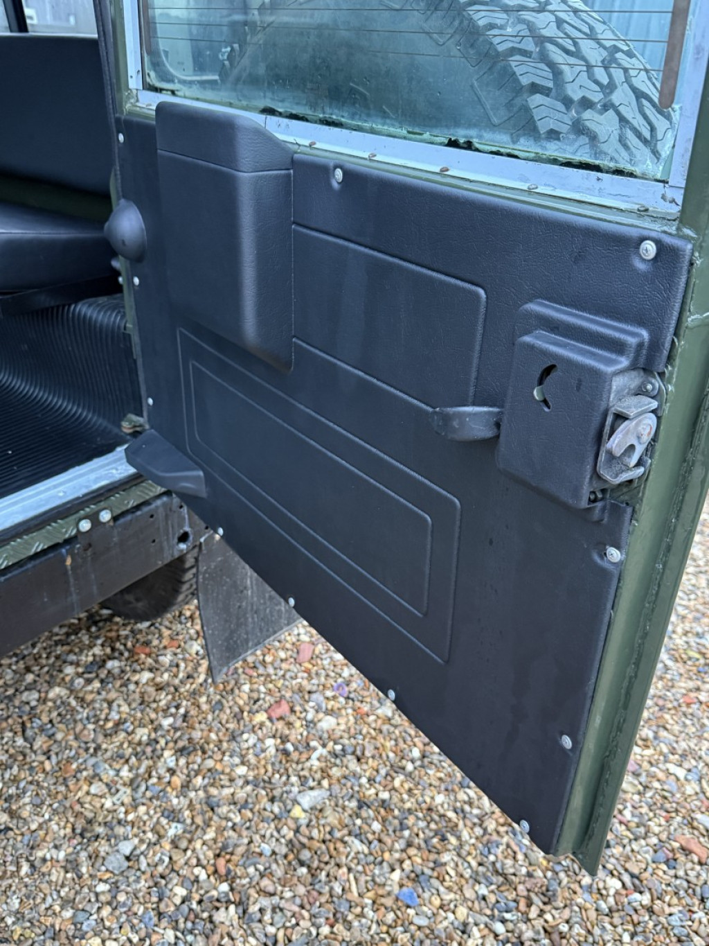 LAND ROVER DEFENDER 90