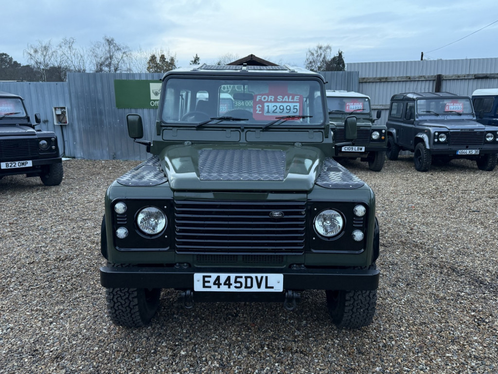 LAND ROVER DEFENDER 90