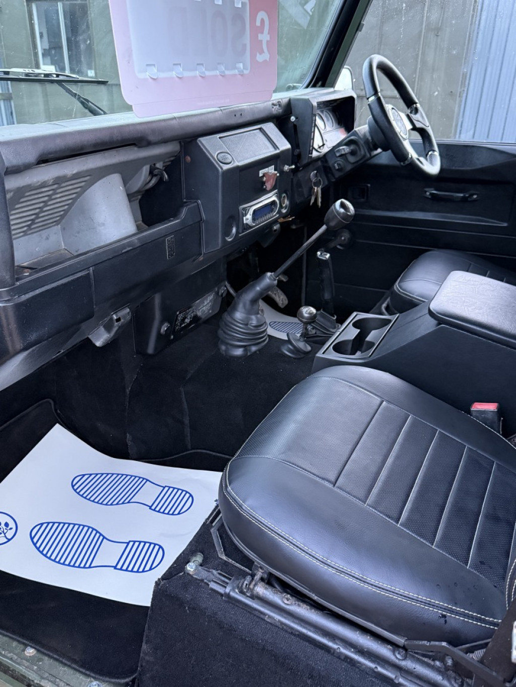 LAND ROVER DEFENDER 90