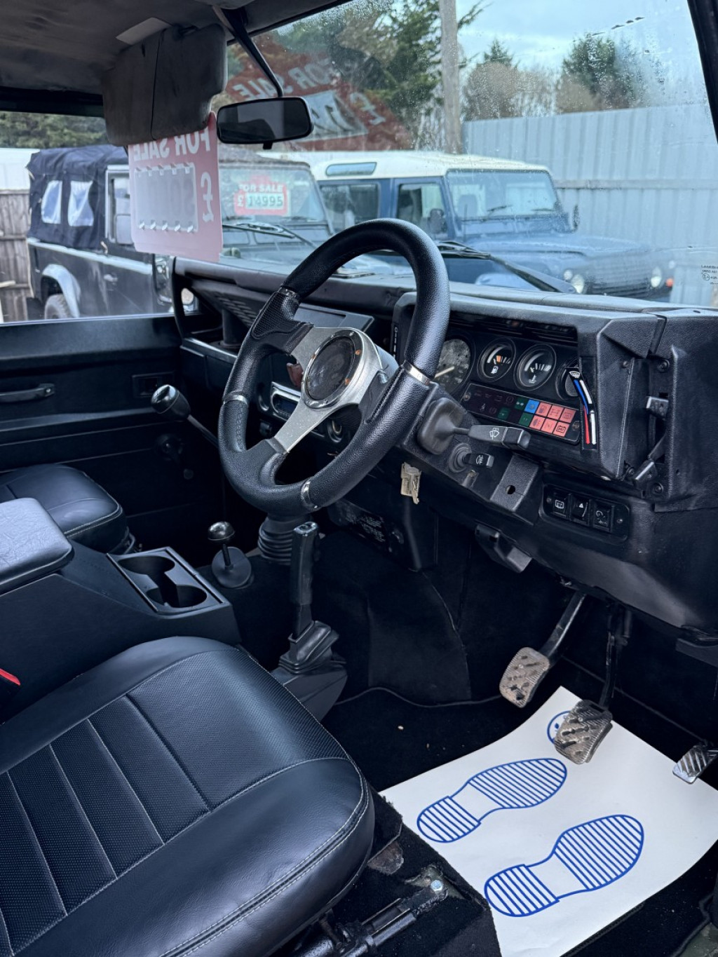 LAND ROVER DEFENDER 90