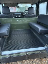 LAND ROVER DEFENDER 90