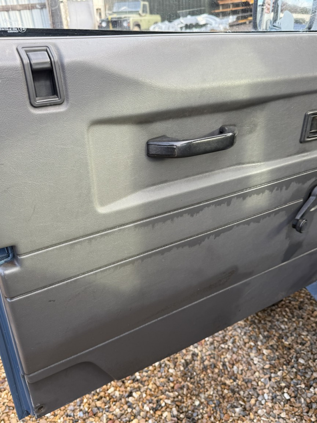 LAND ROVER DEFENDER 90