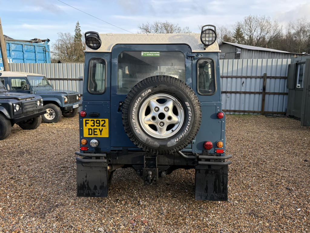 LAND ROVER DEFENDER 90