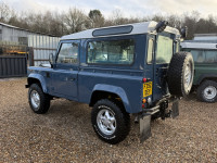 LAND ROVER DEFENDER 90