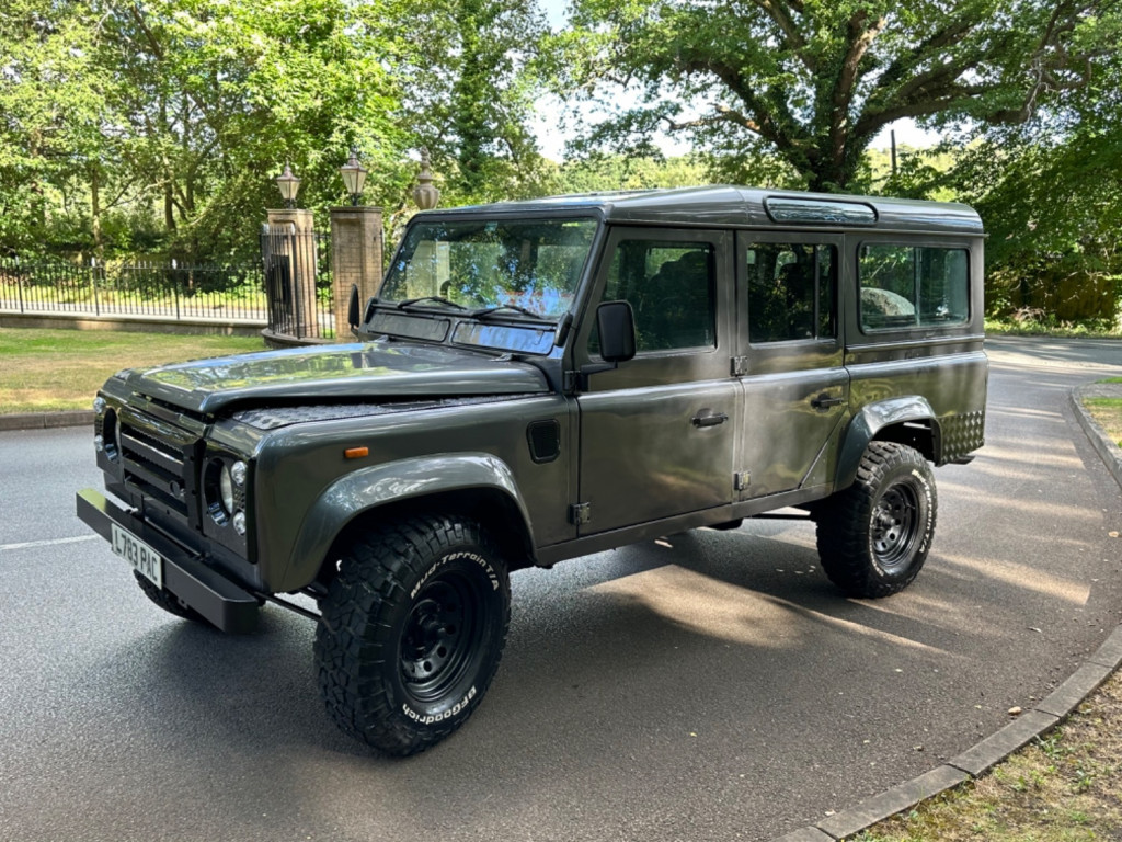 LAND ROVER DEFENDER 110