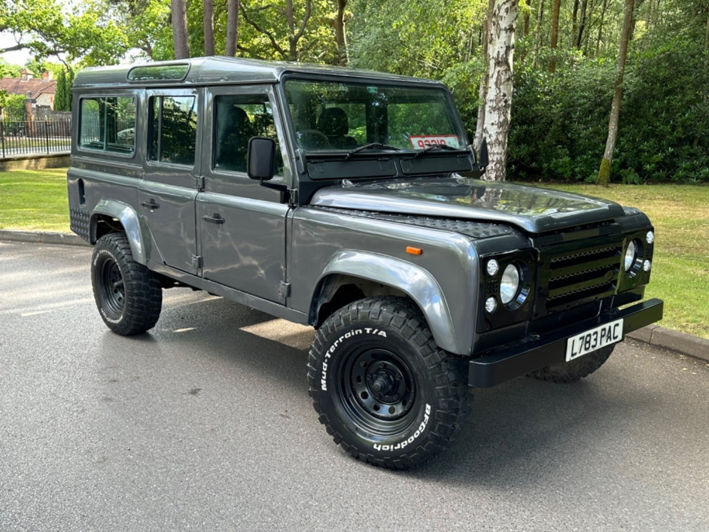 LAND ROVER DEFENDER 110