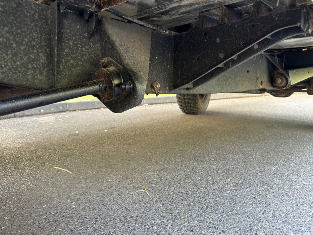 LAND ROVER DEFENDER 110