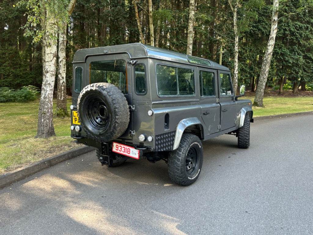 LAND ROVER DEFENDER 110