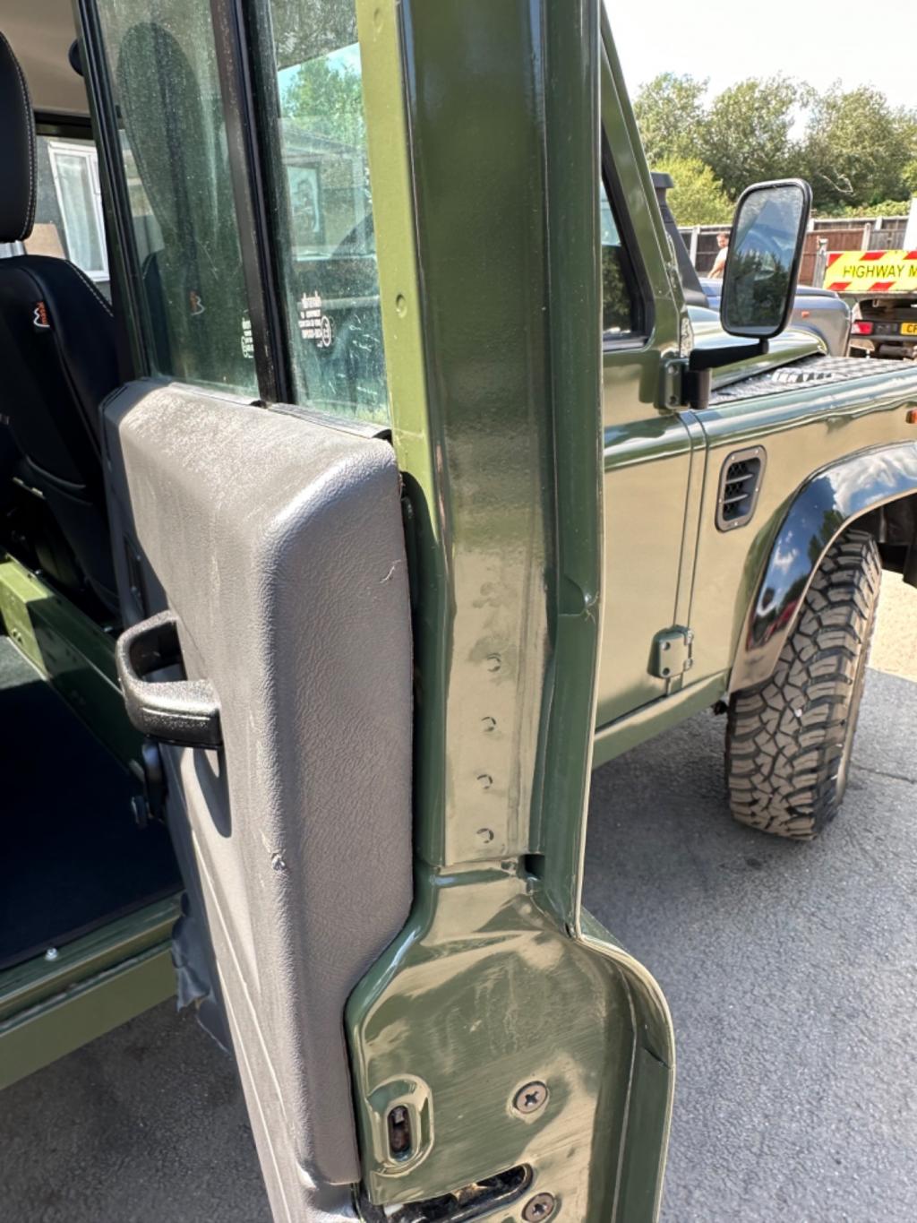 LAND ROVER DEFENDER 130