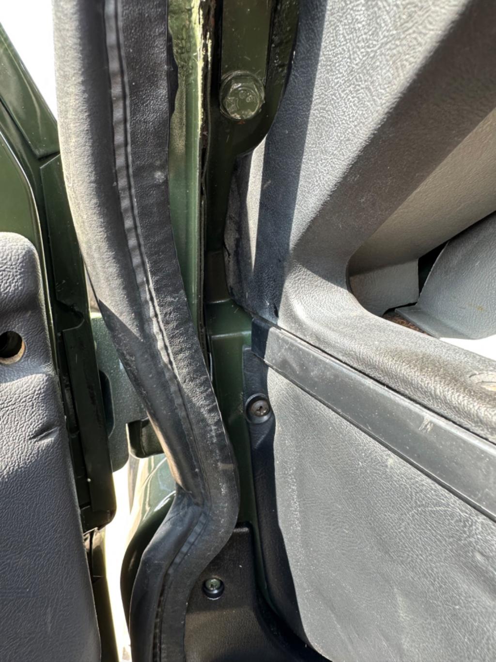 LAND ROVER DEFENDER 130