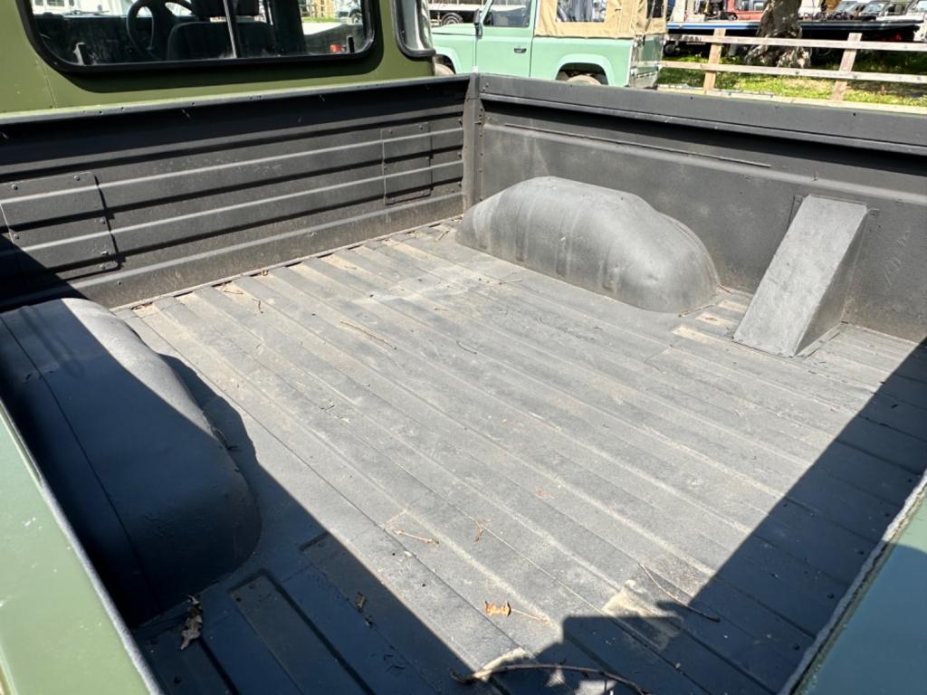 LAND ROVER DEFENDER 130