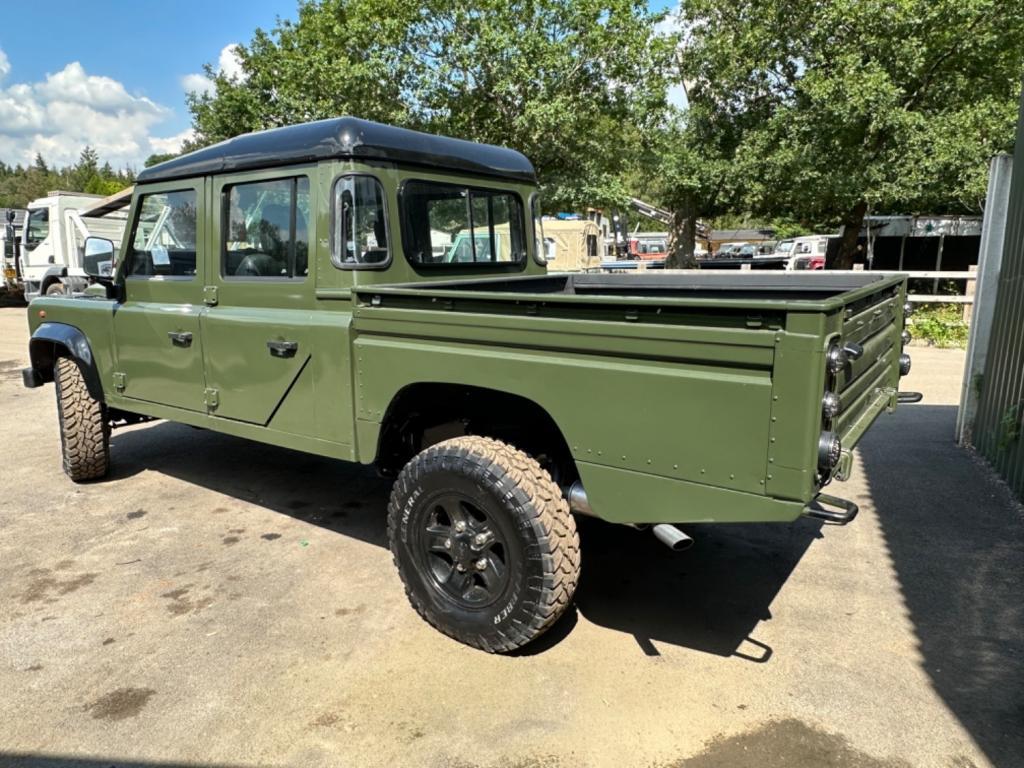 LAND ROVER DEFENDER 130