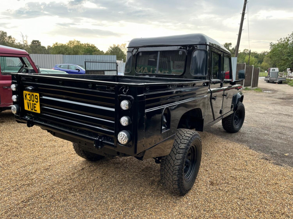 LAND ROVER DEFENDER 130
