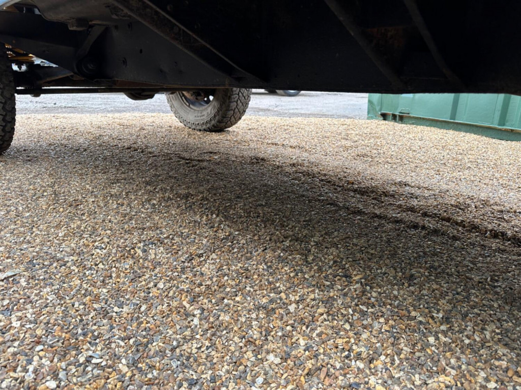 LAND ROVER DEFENDER 130