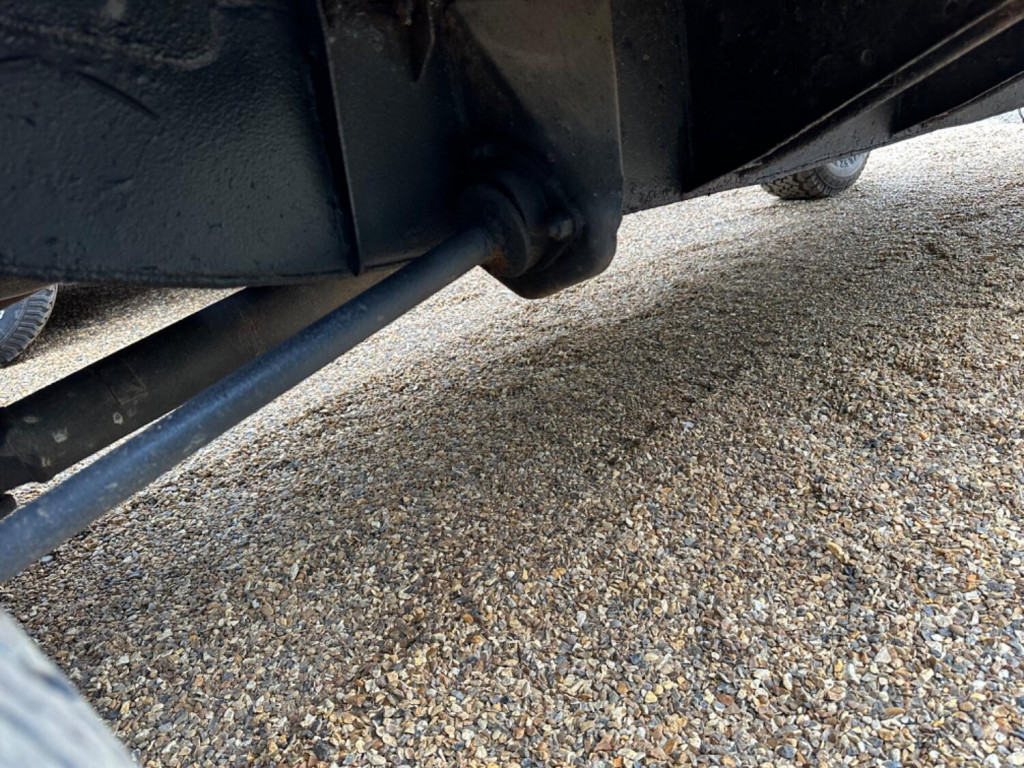 LAND ROVER DEFENDER 130