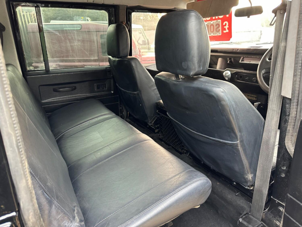 LAND ROVER DEFENDER 130