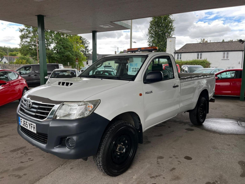 TOYOTA HILUX