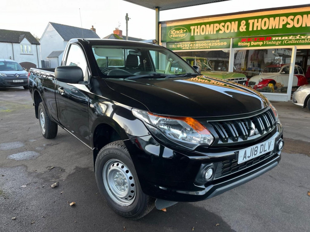 MITSUBISHI L200