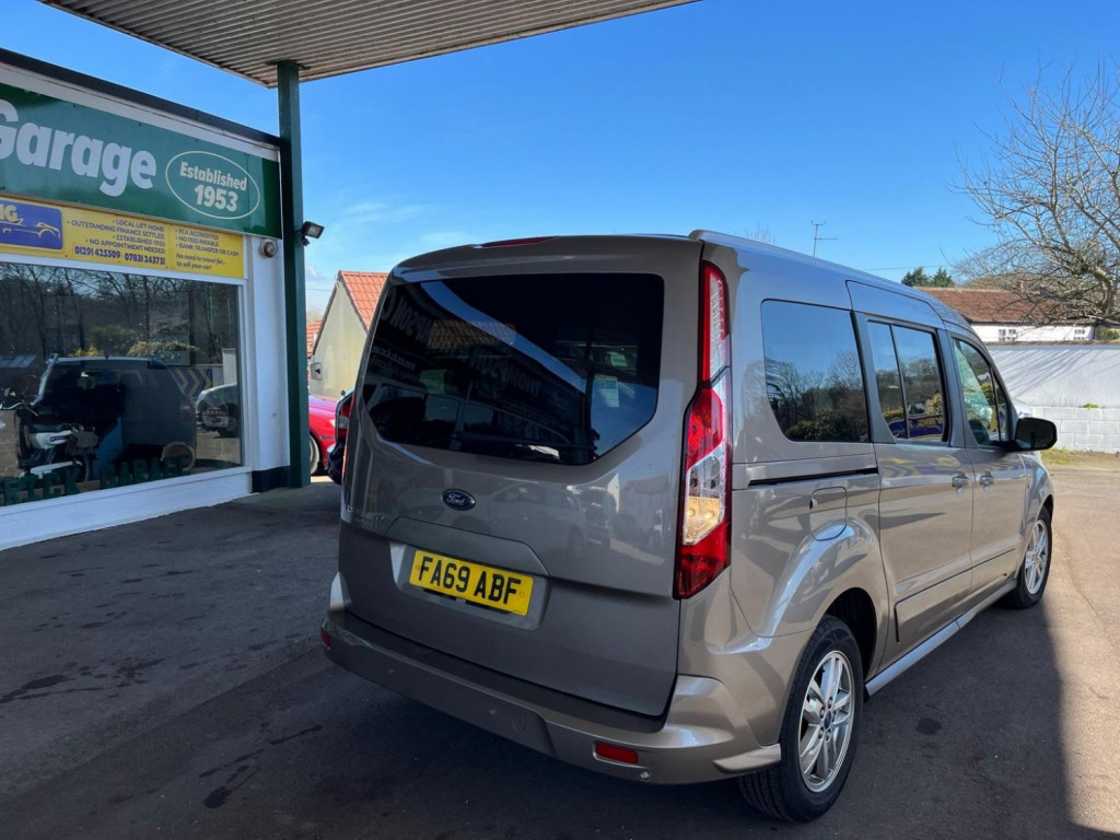 FORD GRAND TOURNEO CONNECT