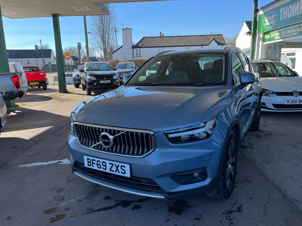 VOLVO XC40