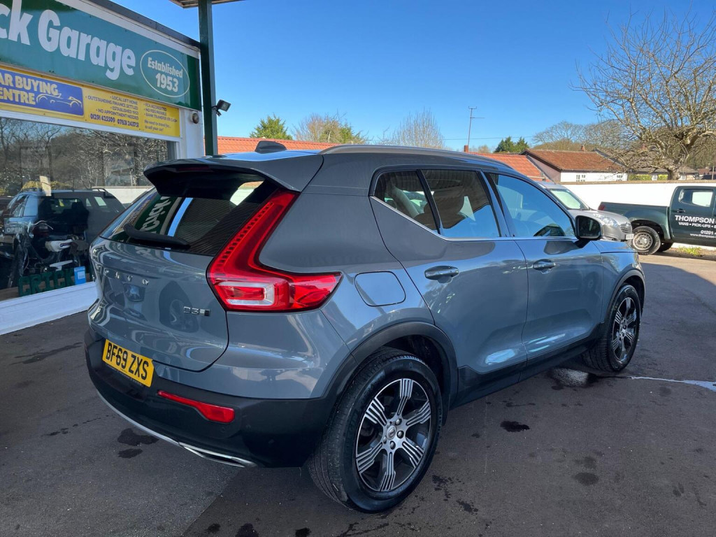VOLVO XC40