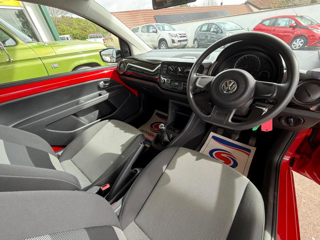 VOLKSWAGEN UP!