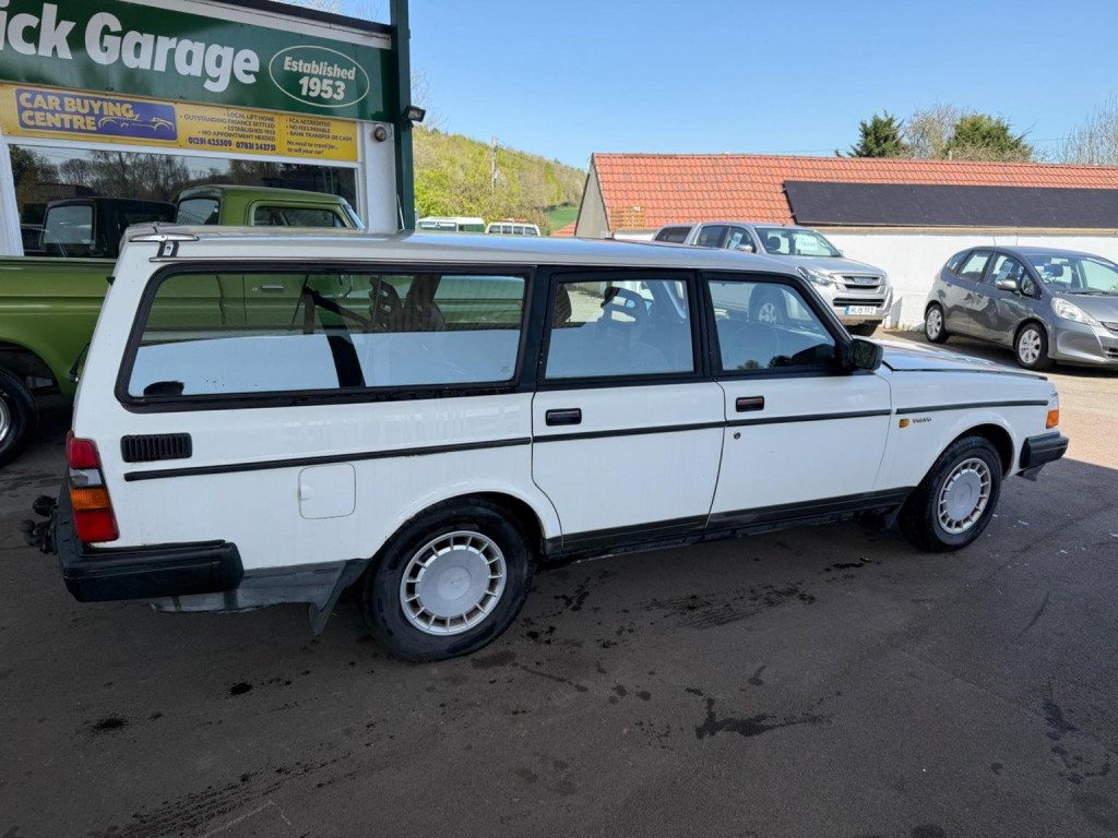 VOLVO 240