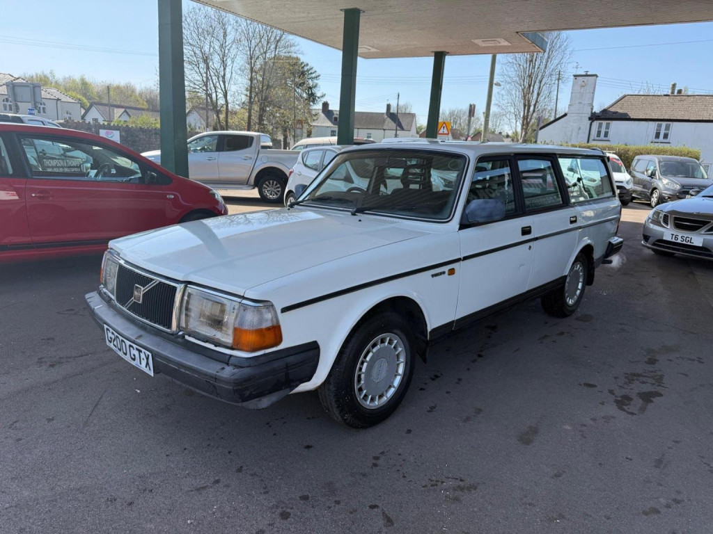 VOLVO 240