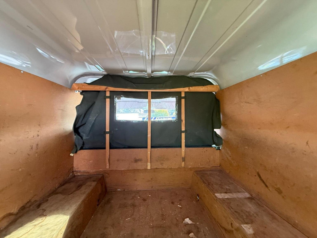 LAND ROVER DEFENDER 110