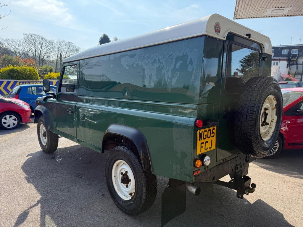 LAND ROVER DEFENDER 110