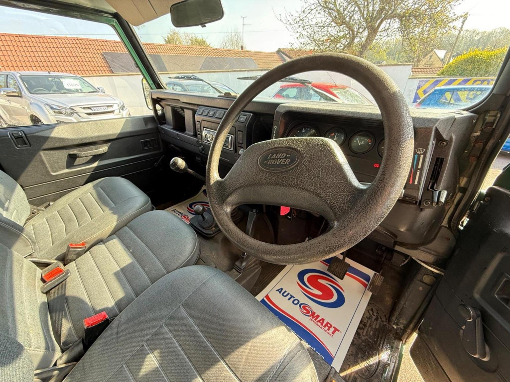 LAND ROVER DEFENDER 110