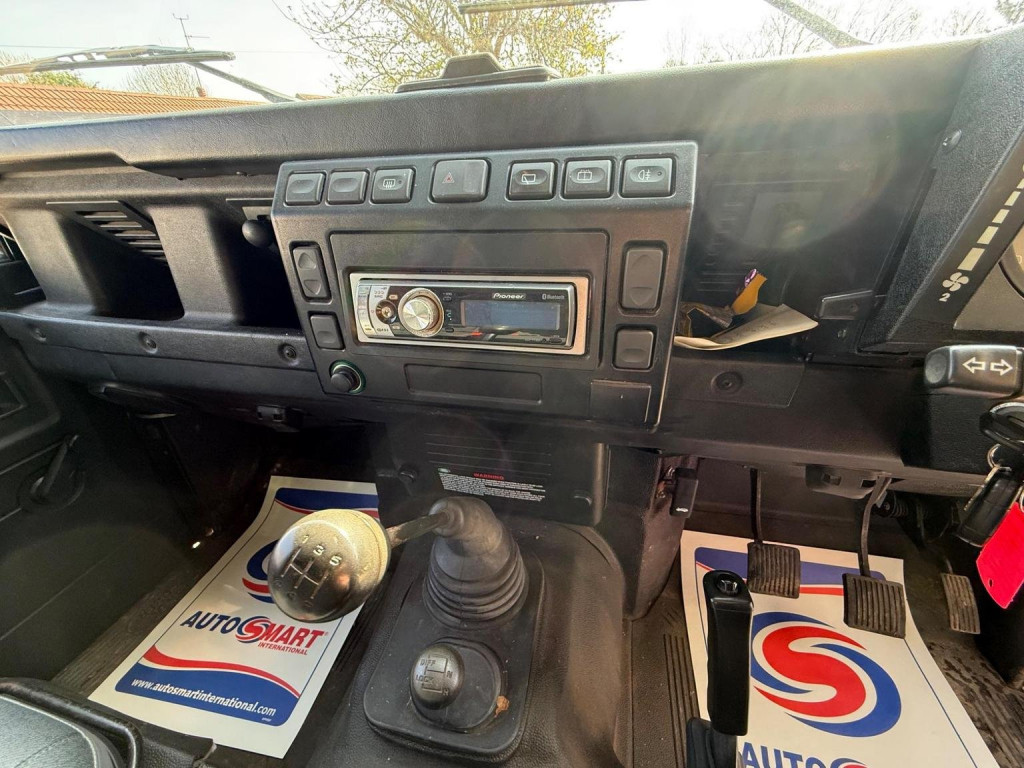 LAND ROVER DEFENDER 110