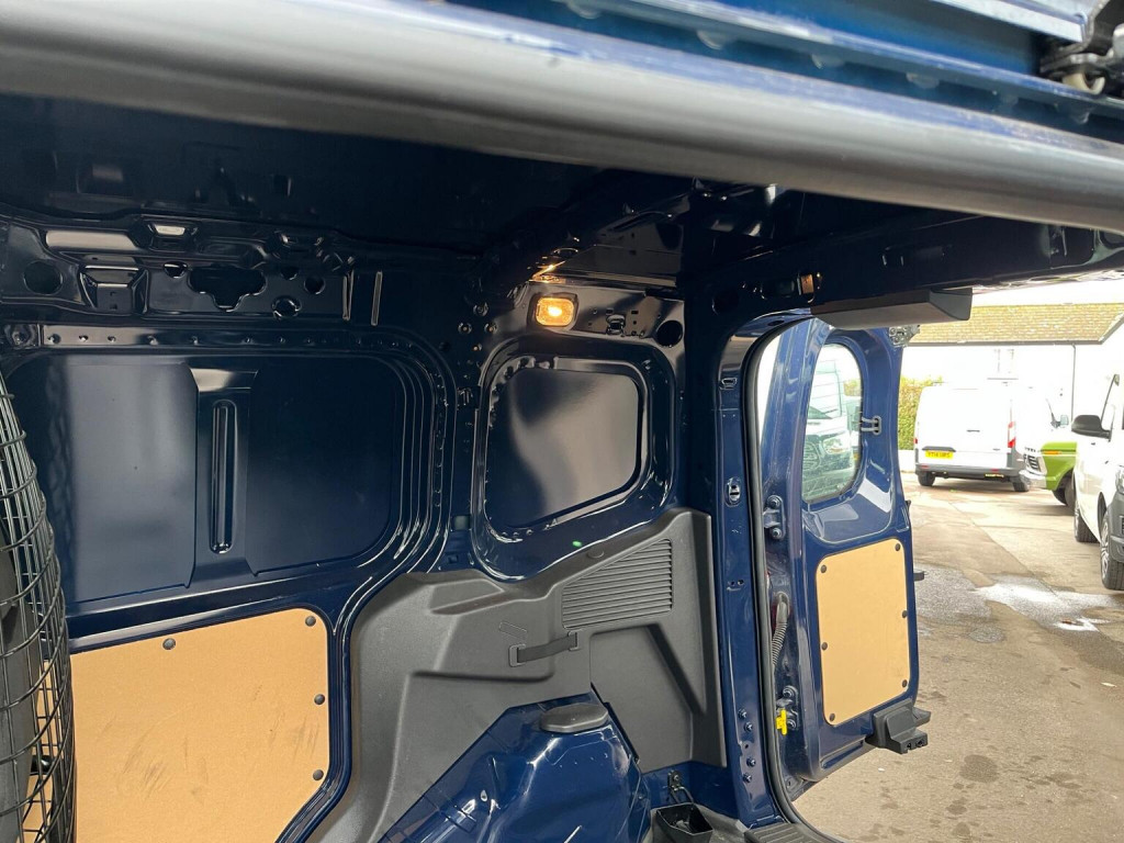 FORD TRANSIT COURIER